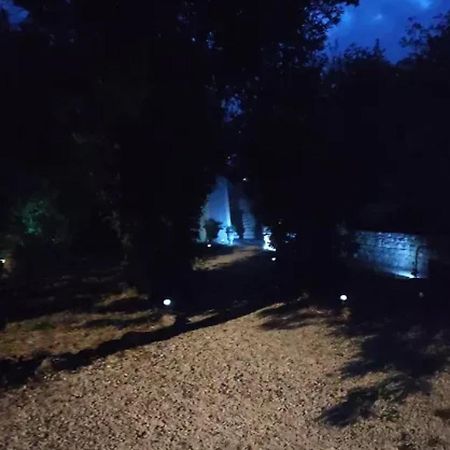 Studio Charmant Dans Un Ancien Moulin Pres D'Orange 30 M² Piscine 外观 照片